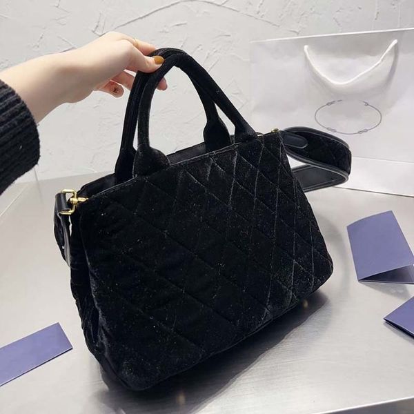 new black velvet large capacity handbag fashion one shoulder messenger bag for various occasions
new black velvet large capacity handbag fashion one shoulder messenger bag for various occasions