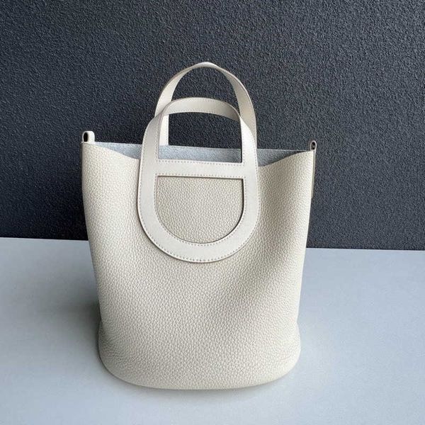high version leather tote bag luxury handbag h designer letter totes fashion bucket shoulder crossbody bags lady small purse
high version leather tote bag luxury handbag h designer letter totes fashion bucket shoulder crossbody bags lady small purse