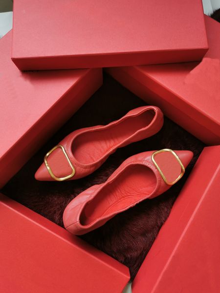 woman casual shoes valentino shoe mules loafers women sneaker ballet flat shoe leather sandals formal designer yoga, Black 
woman casual shoes valentino shoe mules loafers women sneaker ballet flat shoe leather sandals formal designer yoga, Black