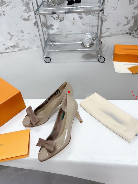 2023 good fashion women luxurys designers shoes designer sandals womens luxury high heels sandal dress shoess with box size 35-41 -m013, Black
2023 good fashion women luxurys designers shoes designer sandals womens luxury high heels sandal dress shoess with box size 35-41 -m013, Black