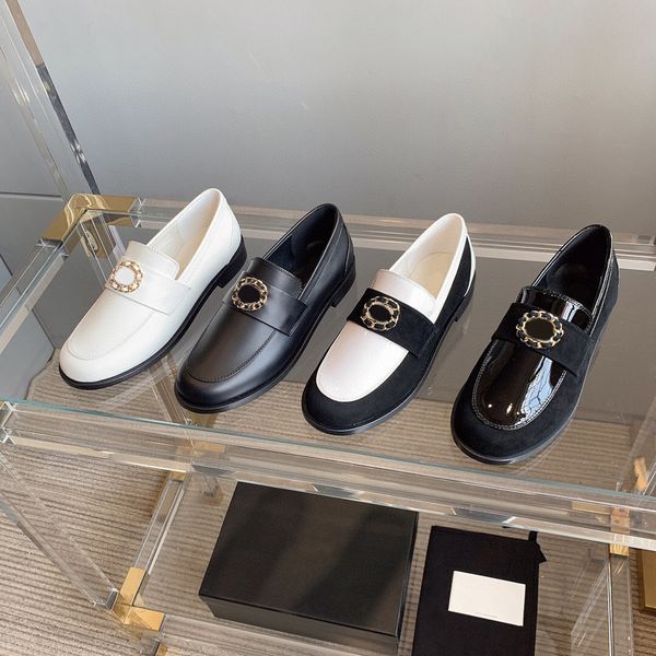women flat dress shoes classic 100% authentic loafers calfskin metal buckle white black winter ladies leather loafers designer luxury fashio
women flat dress shoes classic 100% authentic loafers calfskin metal buckle white black winter ladies leather loafers designer luxury fashio