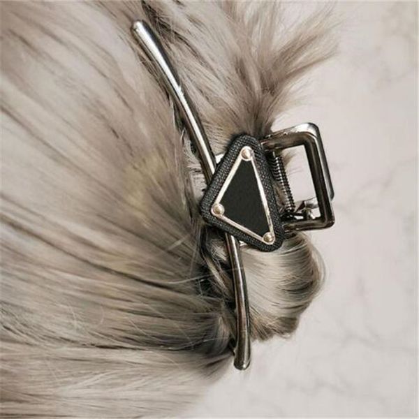 luxury designer womens hair clips metal triangle hair clip with stamp women girl brand letter barrettes fashion hair accessories, Golden;silver
luxury designer womens hair clips metal triangle hair clip with stamp women girl brand letter barrettes fashion hair accessories, Golden;silver