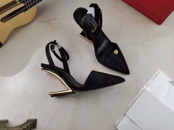 women's pointed sandals fashion crystal gold button velvet leather high heels luxury show party dress shoes 35-42, Black
women's pointed sandals fashion crystal gold button velvet leather high heels luxury show party dress shoes 35-42, Black