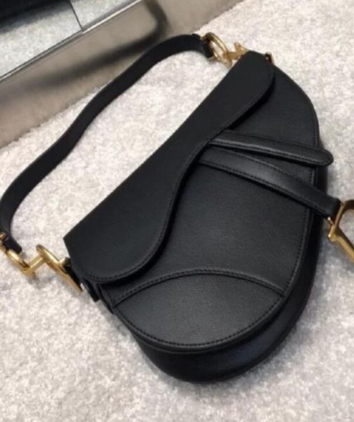 handbag saddles bag with strap designer bag backpacks tote wallet magnetic metal pendant purses aaaa shoulder bags womens crossbody handbags, Black;red
handbag saddles bag with strap designer bag backpacks tote wallet magnetic metal pendant purses aaaa shoulder bags womens crossbody handbags, Black;red