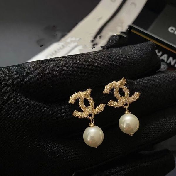 brand fashion beaded charm c pearl earrings designer earrings ladies party wedding couple gift jewelry, Golden
brand fashion beaded charm c pearl earrings designer earrings ladies party wedding couple gift jewelry, Golden
