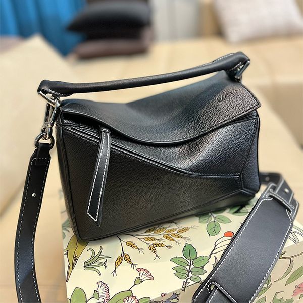 handbag luxury designers shoulder bags woman fashion classic handbags material leather limited handbag high capacity travel shopping bag
handbag luxury designers shoulder bags woman fashion classic handbags material leather limited handbag high capacity travel shopping bag