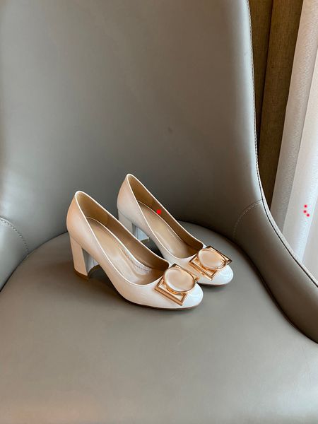 2023 good fashion women luxurys designers shoes designer sandals womens luxury high heels sandal dress shoess with box size 35-41 -m033, Black
2023 good fashion women luxurys designers shoes designer sandals womens luxury high heels sandal dress shoess with box size 35-41 -m033, Black