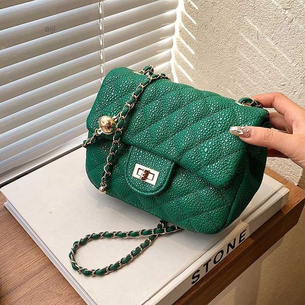 2022 new style caviar one shoulder small square bag texture car sewing rhombic diagonal women's fragrant s
2022 new style caviar one shoulder small square bag texture car sewing rhombic diagonal women's fragrant s
