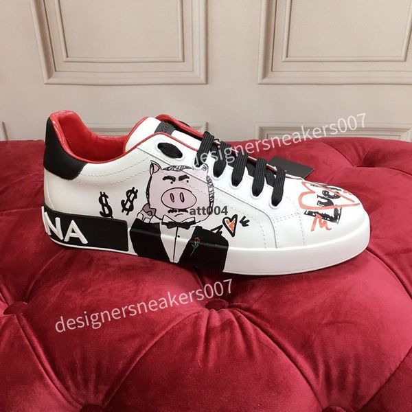 2021the new arrival casual shoes white black red fashion mens women leather breathable shoes open low sports sn valentinoes valentinoity luu
2021the new arrival casual shoes white black red fashion mens women leather breathable shoes open low sports sn valentinoes valentinoity luu
