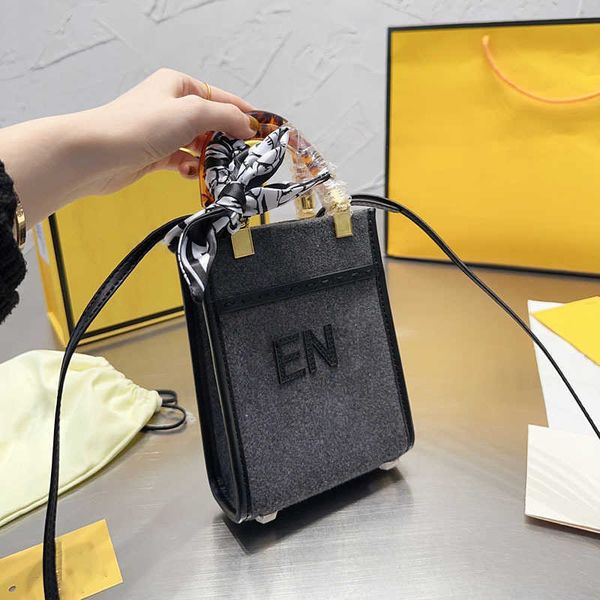 the tote bag women mini bags designer totes handbag fashion simple square shoulder bags shopping crossbody purse wallet 221212
the tote bag women mini bags designer totes handbag fashion simple square shoulder bags shopping crossbody purse wallet 221212