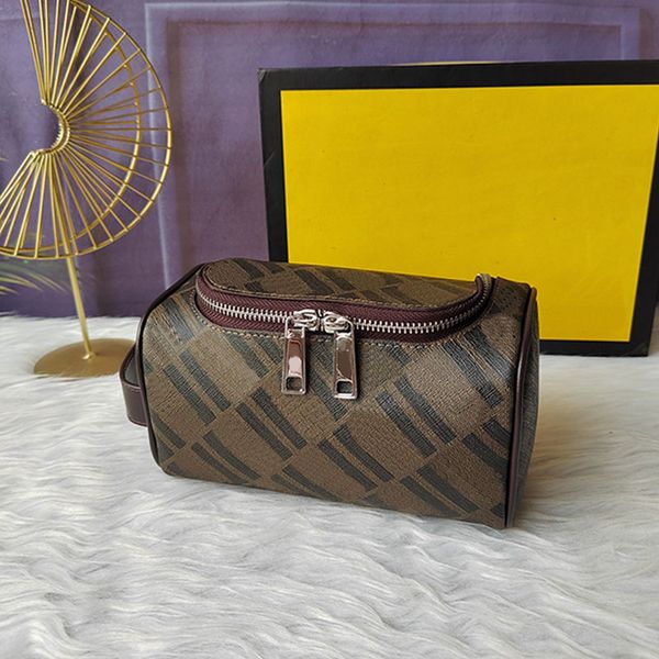 cylinder cosmetic bag men brown leather wash totes fashion old flower letters double zipper closure large capacity purse genuine leather han
cylinder cosmetic bag men brown leather wash totes fashion old flower letters double zipper closure large capacity purse genuine leather han