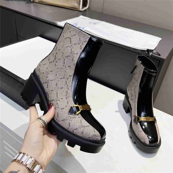 winter boots fashion women vintage ggity decorative leather cotton cloth wool warm keeping high heel thick sole snow flat socks shoes 04-001, Black
winter boots fashion women vintage ggity decorative leather cotton cloth wool warm keeping high heel thick sole snow flat socks shoes 04-001, Black