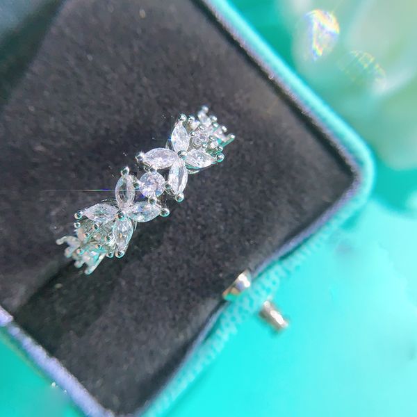 luxury designer ring women ring fashion classic style diamond set design gift for social gathering engagement good, Golden;silver
luxury designer ring women ring fashion classic style diamond set design gift for social gathering engagement good, Golden;silver