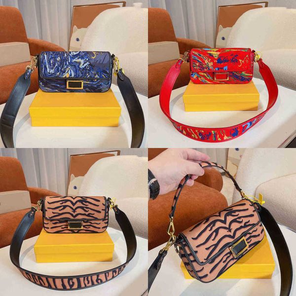 evening bags shoulder canvas embroidery tiger stripe handbag luxury designer crossbody female tie dye purses with two belt
evening bags shoulder canvas embroidery tiger stripe handbag luxury designer crossbody female tie dye purses with two belt