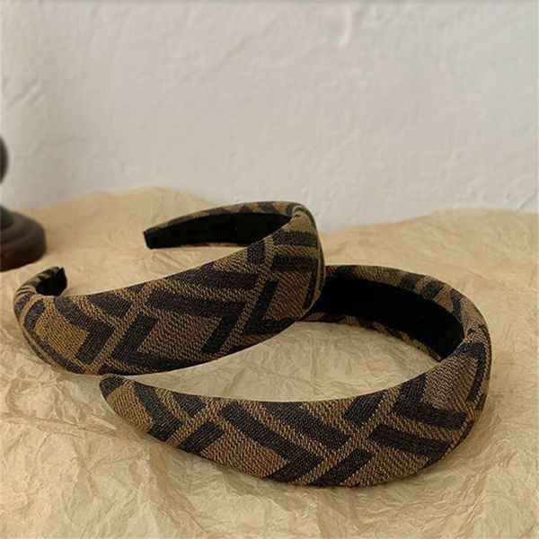 luxury womens hair band designer brand headband classic brand hairbands fashion casual headband girls hair accessories outdoor jewelry
luxury womens hair band designer brand headband classic brand hairbands fashion casual headband girls hair accessories outdoor jewelry