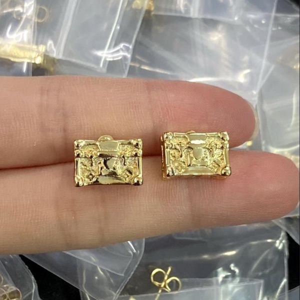 new designed women silver studs earring v letter full diamonds brass 18k gold plating ladies pendants earrings hoops designer jewelry et088, Golden;silver
new designed women silver studs earring v letter full diamonds brass 18k gold plating ladies pendants earrings hoops designer jewelry et088, Golden;silver