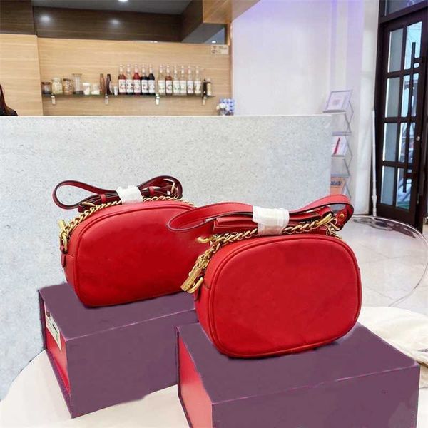 2023 new handbags women's bag lingge chain kira sheepskin oval small fragrance camera single shoulder messenger square
2023 new handbags women's bag lingge chain kira sheepskin oval small fragrance camera single shoulder messenger square