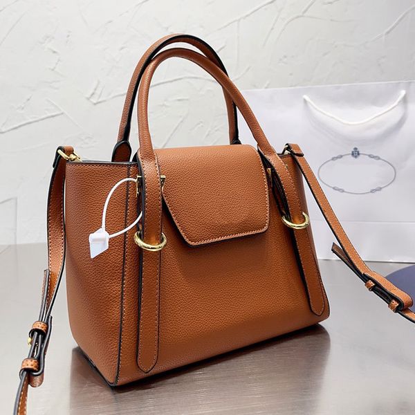 tote bag shoulder saffiano bags crossbody handbag purse plain thread metal letter large capacity lady purse hasp hardware detachable strap f
tote bag shoulder saffiano bags crossbody handbag purse plain thread metal letter large capacity lady purse hasp hardware detachable strap f