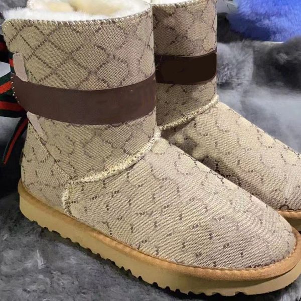 2023 designer women boots laureate flat casual shoes leather snow boot soft winter warm girls brown black shoe plush fur half ankle boot
2023 designer women boots laureate flat casual shoes leather snow boot soft winter warm girls brown black shoe plush fur half ankle boot