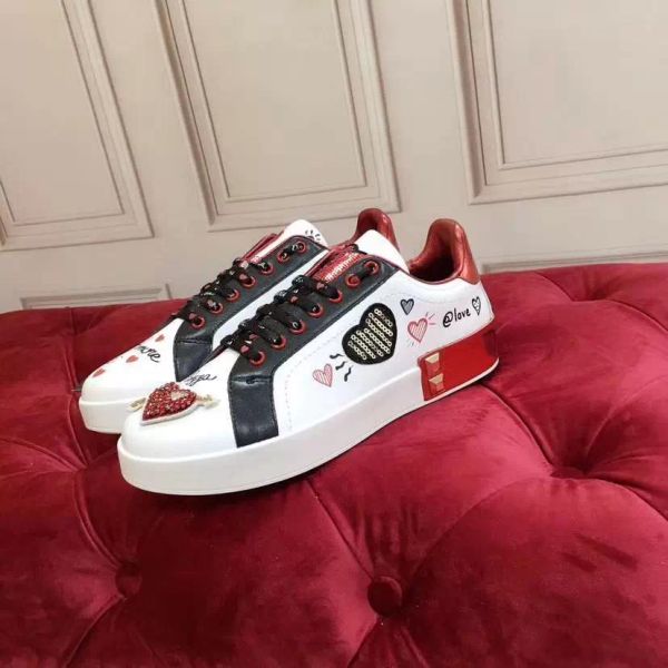 2021the man arrival casual shoes white black red fashion mens women leather breathable shoes open low sports sn valentinoes valentinoity rez
2021the man arrival casual shoes white black red fashion mens women leather breathable shoes open low sports sn valentinoes valentinoity rez