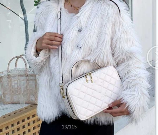 brand designer hand bill of lading shoulder bag 2023 new women's fashion brands versatile portable crossbody bags gift box packaging fa
brand designer hand bill of lading shoulder bag 2023 new women's fashion brands versatile portable crossbody bags gift box packaging fa