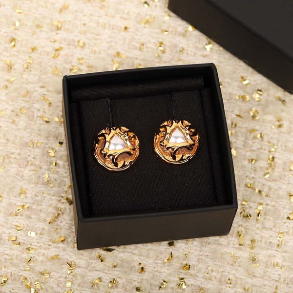 2023 luxury quality charm stud earring with nature shell beads in 18k gold plated have box stamp ps7417a, Golden
2023 luxury quality charm stud earring with nature shell beads in 18k gold plated have box stamp ps7417a, Golden