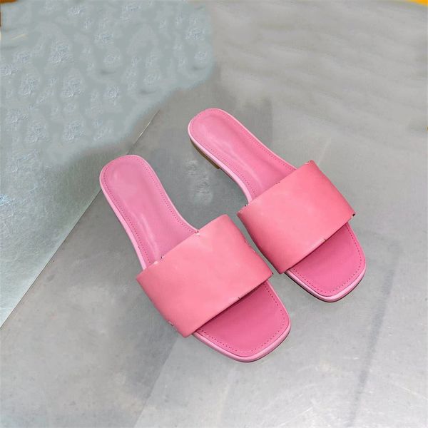 women's slippers new fashion summer flat heel leather embroidered buckle sandals seaside beach flip-flops 35-43 with box, Black
women's slippers new fashion summer flat heel leather embroidered buckle sandals seaside beach flip-flops 35-43 with box, Black