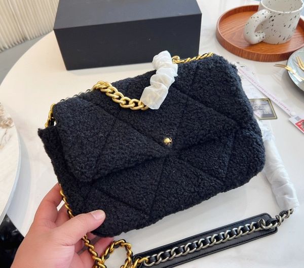 luxuries designer women lambswool bag classical fashion trend bag totes slung one shoulder portable banquet shopping party 2022
luxuries designer women lambswool bag classical fashion trend bag totes slung one shoulder portable banquet shopping party 2022