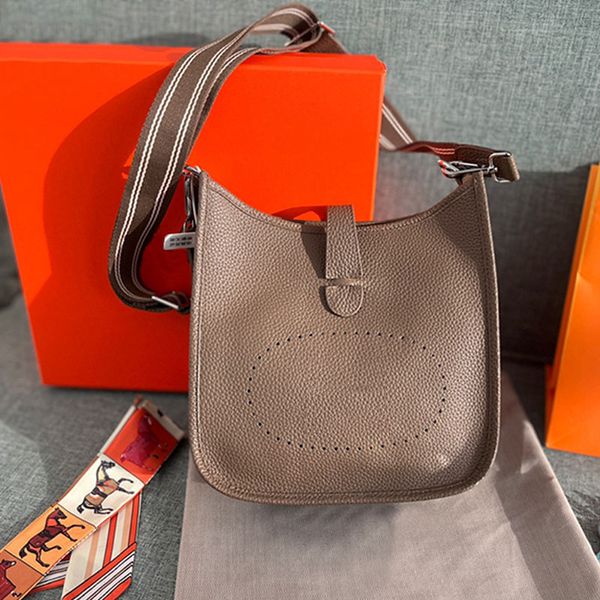 women crossbody bag plain handbags purse genuine leather removable strap silver hardware hollow h letter classic shoulder bags 25cm
women crossbody bag plain handbags purse genuine leather removable strap silver hardware hollow h letter classic shoulder bags 25cm