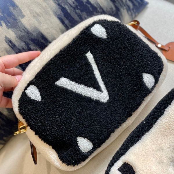 fashion bags luxury camera bags lamb wool handbag large capacity crossbags winter style purse
fashion bags luxury camera bags lamb wool handbag large capacity crossbags winter style purse