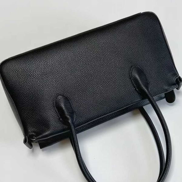 designer fashion the row handbagss cowhide the row leather handbag new commuter high-capacity armpit and women's
designer fashion the row handbagss cowhide the row leather handbag new commuter high-capacity armpit and women's