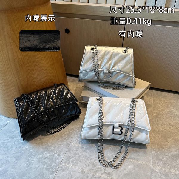 flap chain bag twill hourglass bag curved crescent b oil wax single shoulder diagonal cross leather
flap chain bag twill hourglass bag curved crescent b oil wax single shoulder diagonal cross leather