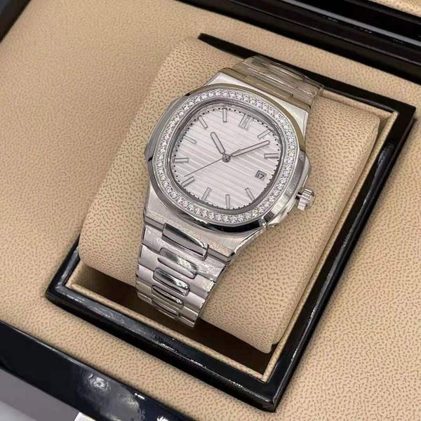 2022 men's luxury automatic mechanical watch fashion three needle diamond inlaid multi-function calendar luminous waterproof steel band, Silver
2022 men's luxury automatic mechanical watch fashion three needle diamond inlaid multi-function calendar luminous waterproof steel band, Silver