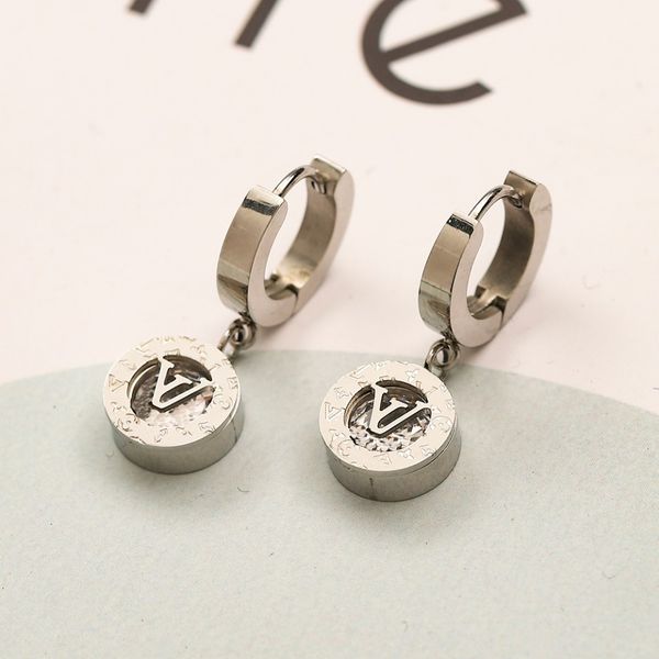 stud classic letter charm earring luxury designer stud earrings elegant women premium jewelry earrings gift couple 18k gold plated 925 silve, Golden;silver
stud classic letter charm earring luxury designer stud earrings elegant women premium jewelry earrings gift couple 18k gold plated 925 silve, Golden;silver