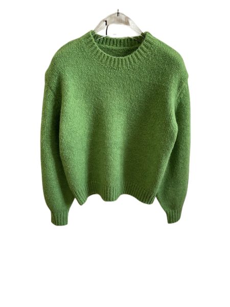 contrast letters pullover on the back warm alpaca dark light color interwoven floral yarn green loose sweater, White;black
contrast letters pullover on the back warm alpaca dark light color interwoven floral yarn green loose sweater, White;black