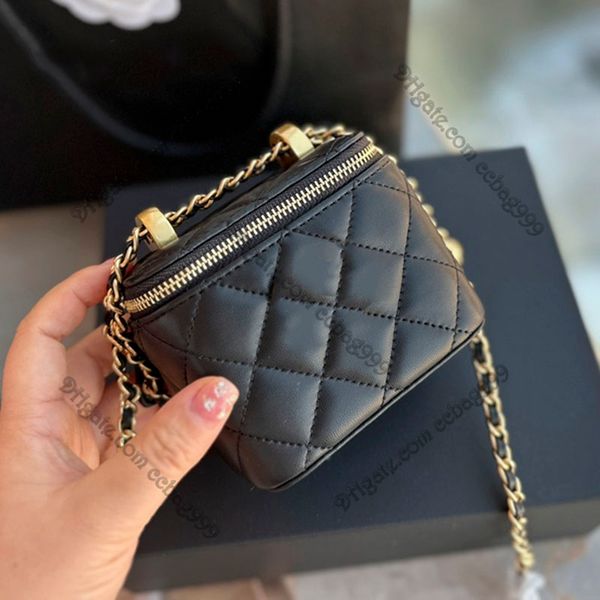 white black cosmetic bags box lambskin zipper gold metal hardware quilted vanity cases mini handbag luxury shoulder totes crossbody classic
white black cosmetic bags box lambskin zipper gold metal hardware quilted vanity cases mini handbag luxury shoulder totes crossbody classic