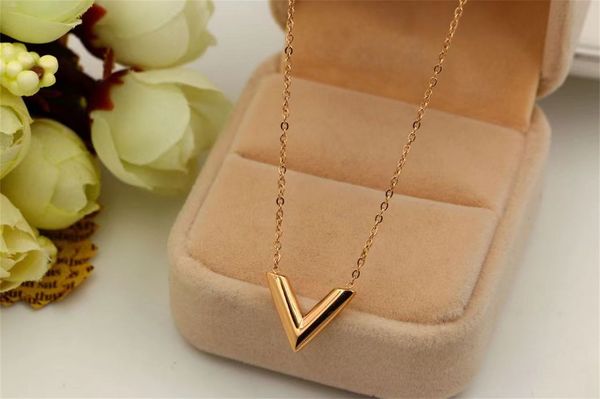 fashion 18k titaniums steel flower lock necklace letter v titanium steel designer for women men gift, Silver
fashion 18k titaniums steel flower lock necklace letter v titanium steel designer for women men gift, Silver