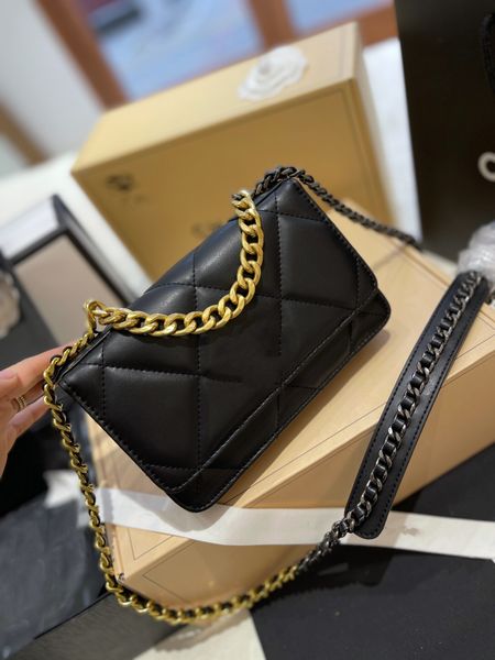 luxurious designers bags women handbag genuine leather shoulder bag messenger diamond bag chain bag 19x12cm
luxurious designers bags women handbag genuine leather shoulder bag messenger diamond bag chain bag 19x12cm