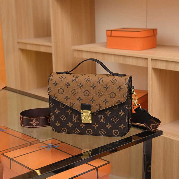 luxurys designers bags crossbodys women handbag messenger bags oxidizing leather metis elegant shoulder bags crossbody bag
luxurys designers bags crossbodys women handbag messenger bags oxidizing leather metis elegant shoulder bags crossbody bag
