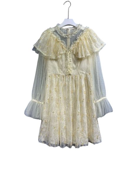 2022 autumn new round neck yellow plain mesh beaded long sleeve dress, Black;gray
2022 autumn new round neck yellow plain mesh beaded long sleeve dress, Black;gray