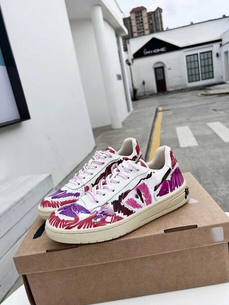 brand casual shoes designer design vj 2022 graffiti leather thick soles will lovers' hand-painted shoes running sport size 35-45, Black
brand casual shoes designer design vj 2022 graffiti leather thick soles will lovers' hand-painted shoes running sport size 35-45, Black
