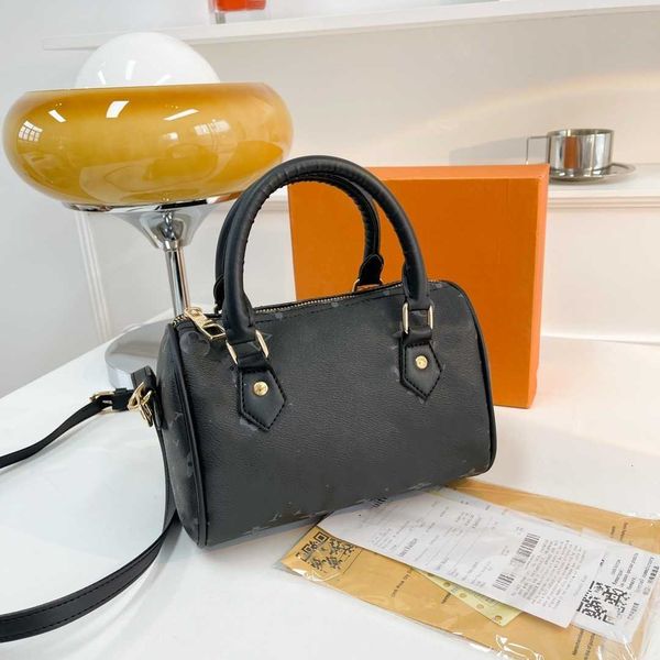 designer bag shoulder internet celebrity underarm tote 2022 new versatile messenger bagslarge capacity commuter pillow travel handbag
designer bag shoulder internet celebrity underarm tote 2022 new versatile messenger bagslarge capacity commuter pillow travel handbag