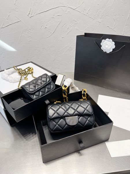 thick chain single shoulder bag handbag designer fashion luxury female inclined shoulder with no. 5 perfume authentic samples
thick chain single shoulder bag handbag designer fashion luxury female inclined shoulder with no. 5 perfume authentic samples