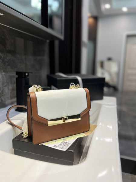 2022 designer's two color stitching classic handbag can be one shoulder diagonal style