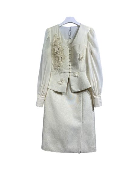 autumn 2022 new style elegant v-neck long sleeve with skirt suit, White
autumn 2022 new style elegant v-neck long sleeve with skirt suit, White