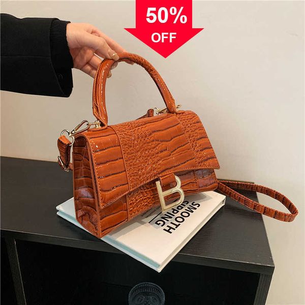 fashion designer bags c-rocodile pattern 2022 new letter women's versatile crossbody handbag clutch bags for women
fashion designer bags c-rocodile pattern 2022 new letter women's versatile crossbody handbag clutch bags for women