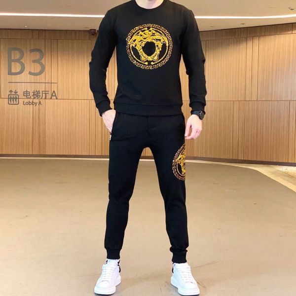 ver designer sports suit mens plush embroidery pullover sweater medusa trousers womens two-piece tracksuit fashion sportswear, Gray
ver designer sports suit mens plush embroidery pullover sweater medusa trousers womens two-piece tracksuit fashion sportswear, Gray