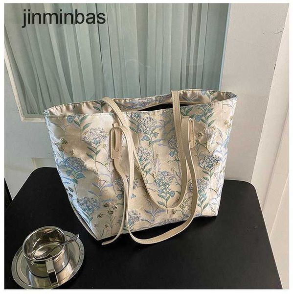 factory 50% fashion bag summer new popular one shoulder handheld women's canvas embroidery oil painting flower large capacity tote
factory 50% fashion bag summer new popular one shoulder handheld women's canvas embroidery oil painting flower large capacity tote