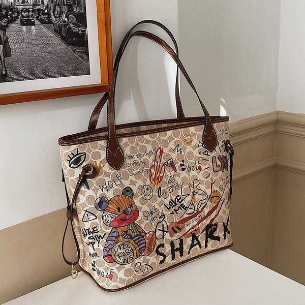 factory 50% fashion bags wholesale and retail bag large capacity women's tote graffiti shoulder commuting senior sense dign portable ba
factory 50% fashion bags wholesale and retail bag large capacity women's tote graffiti shoulder commuting senior sense dign portable ba