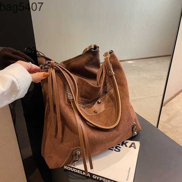2023 design bag stores 70% wholesale and retail new american frosted pitot women's large capacity shoulder fashion crossbody
2023 design bag stores 70% wholesale and retail new american frosted pitot women's large capacity shoulder fashion crossbody